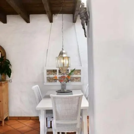 Sleeps 3 Wifi Apartment *